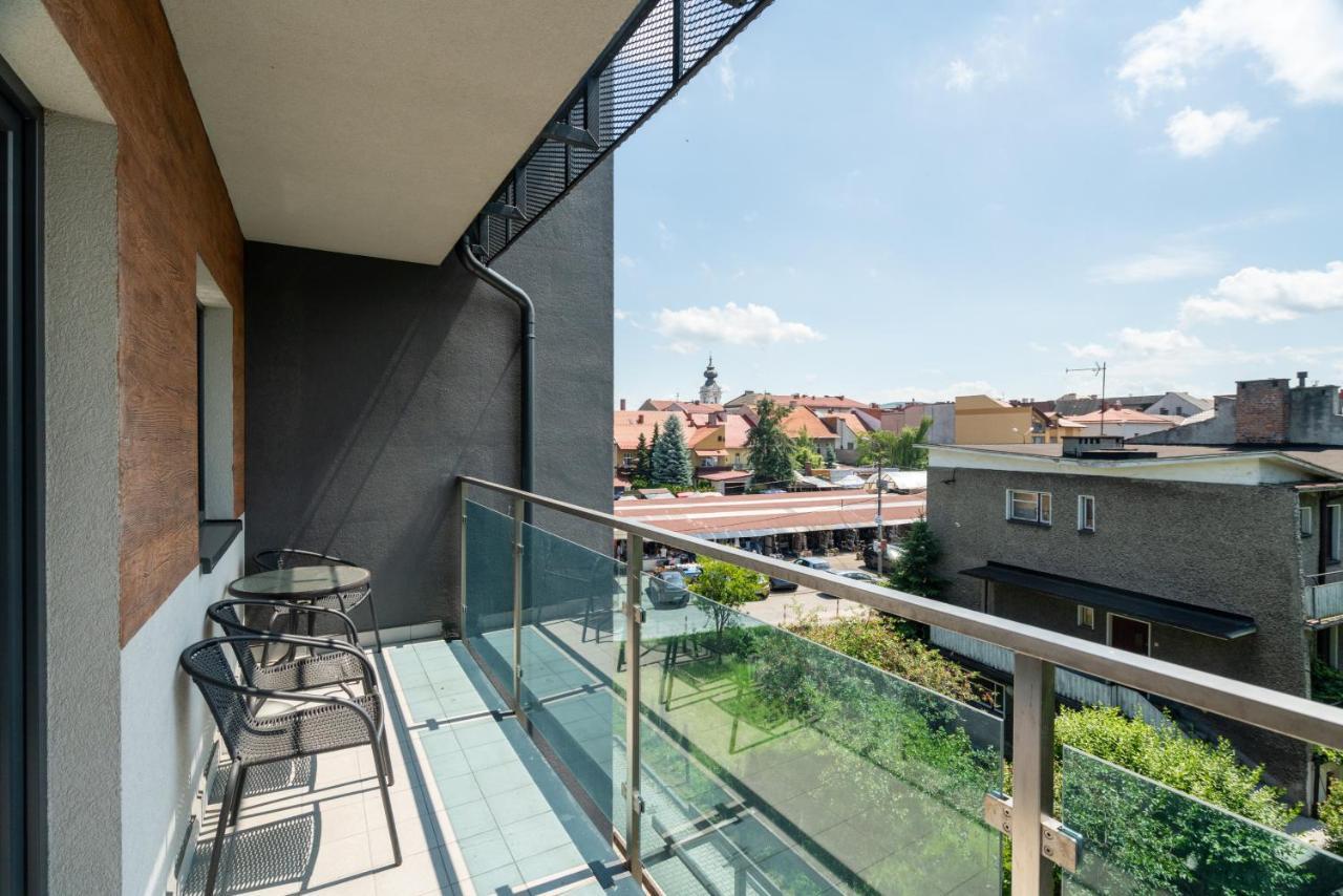 Apartament Deluxe Apartment Wadowice Bagian luar foto